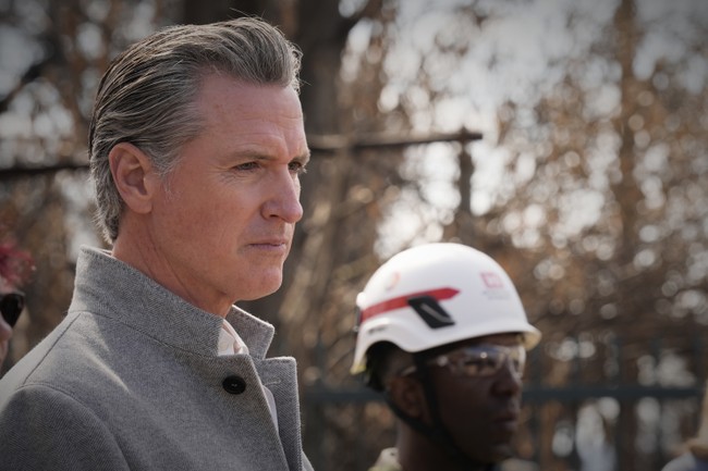 ScottCCoe's tweet card. Gavin Newsom's nonprofit controversially benefits from FireAid funds meant for wildfire victims.