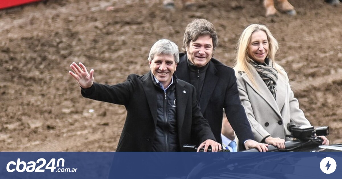 canal10cba's tweet card. El presidente encabeza la celebración, mientras se esperan anuncios para el sector. Según el vocero Manuel Adorni, las novedades relativas a las retenciones “serán tapa de todos los medios”.