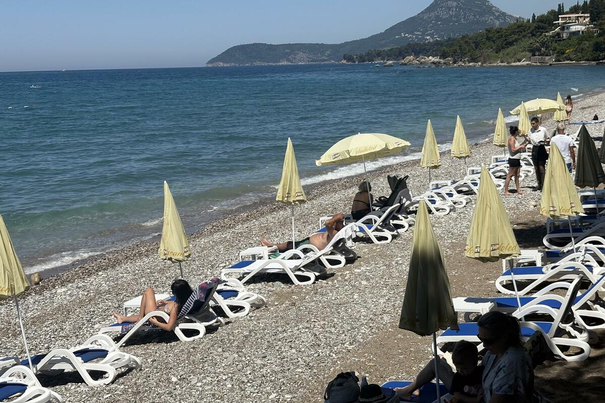 Vijestime's tweet card. Direktor direkcije za platni bilans Boris Kilibarda kaže da je pad prihoda od turizma posljedica pada broja noćenja stranih turista;CBCG ne raspolaže informacijama ...
