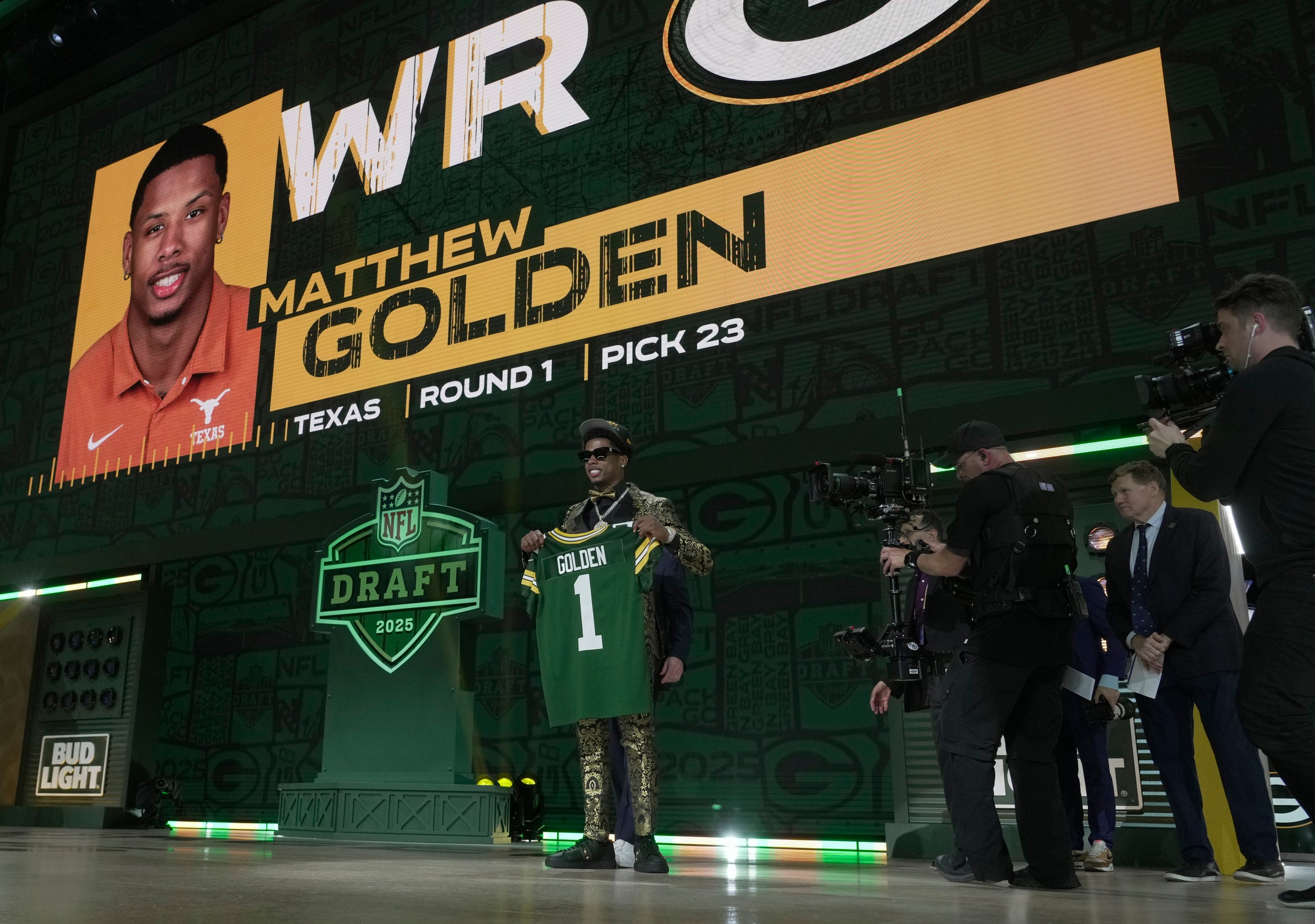 ZoneCoverageMN's tweet card. There may be no position that is more enticing to watch during the Green Bay Packers’ training camp than wide receiver. It’s the whole spectrum: There's