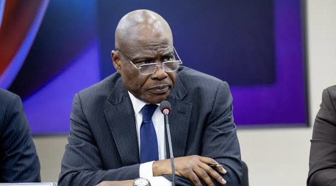 mbotecd's tweet card. Face à un auditoire attentif à l’Université Libre de Kinshasa (ULK), Martin Fayulu n’a pas mâché ses mots. Invité à échanger avec les étudiants ce vendredi, l’opposant politique a saisi l’occasion …