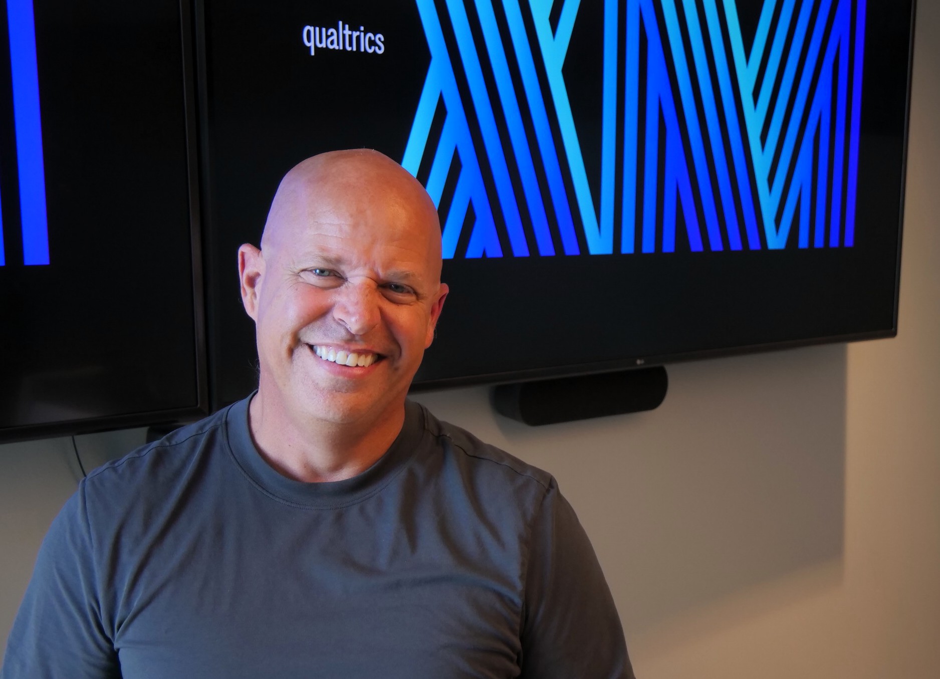 geekwire's tweet card. Brad Anderson, Qualtrics product chief and former Microsoft exec, joins the GeekWire Podcast to discuss how AI is reshaping product development and customer experience.
