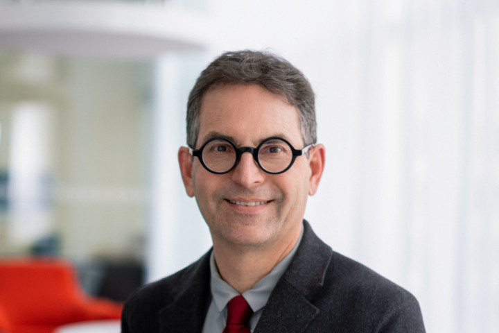MayoPlatform's tweet card. Today, RamaOnHealthcare talks with Dr. John D. Halamka, President, Mayo Clinic Platform. When Dr. John Halamka looks at the digital horizon, he sees a