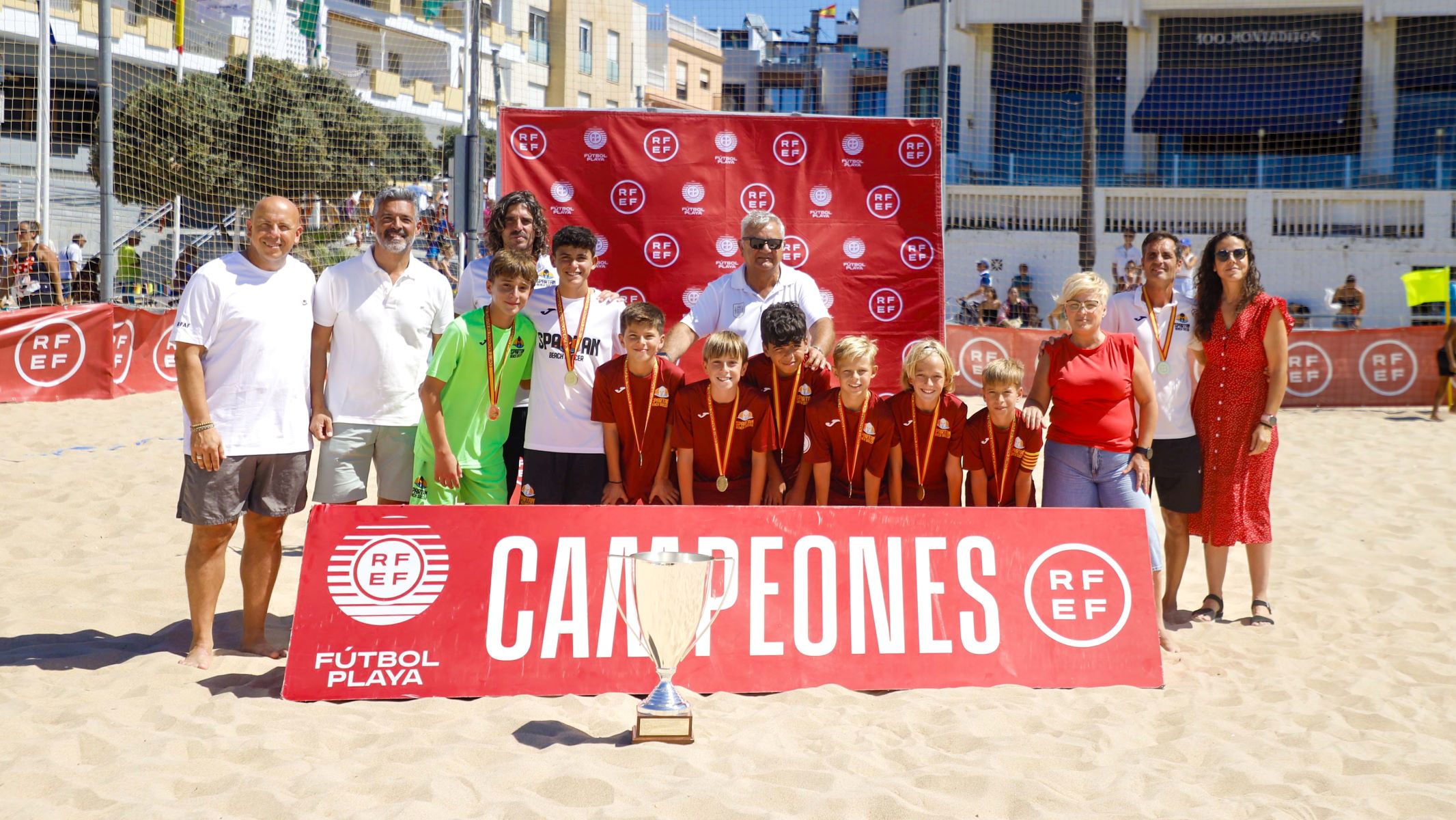 ValenciaBasecom's tweet card. Noticias sobre el fútbol base de Valencia, clasificaciones, División de Honor, Copa del Rey Juvenil y todas las categoría cadete, infantil, alevín, benjamín y prebenjamín.