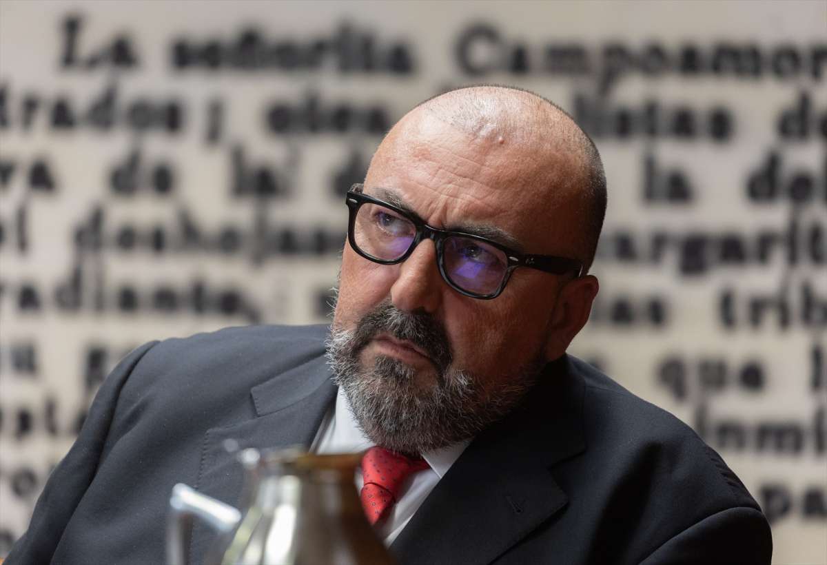 Edbar54's tweet card. Era la persona a la que pedían ayuda hasta para conseguir vino exclusivo, aunque no se fiaban de él