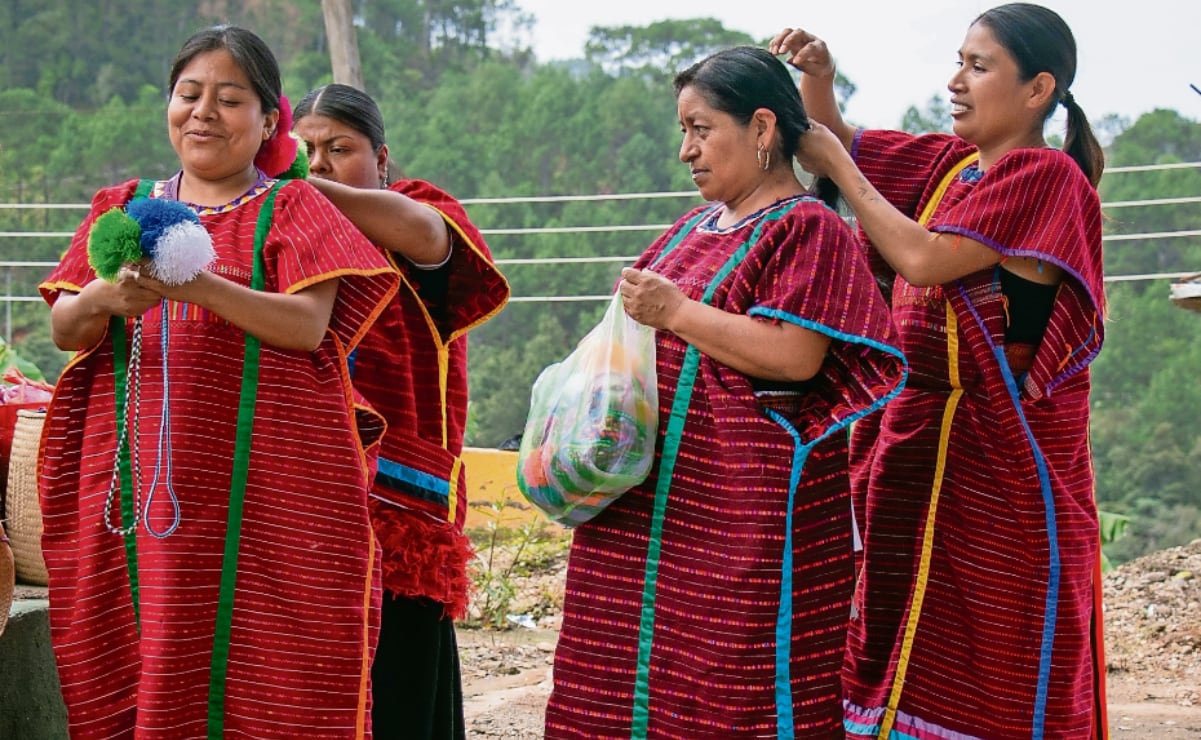 siimachumaa's tweet card. Las mujeres de Rastrojo Copala escenificarán el ritual del dote y la celebración de la boda de la comunidad indígena de Oaxaca
