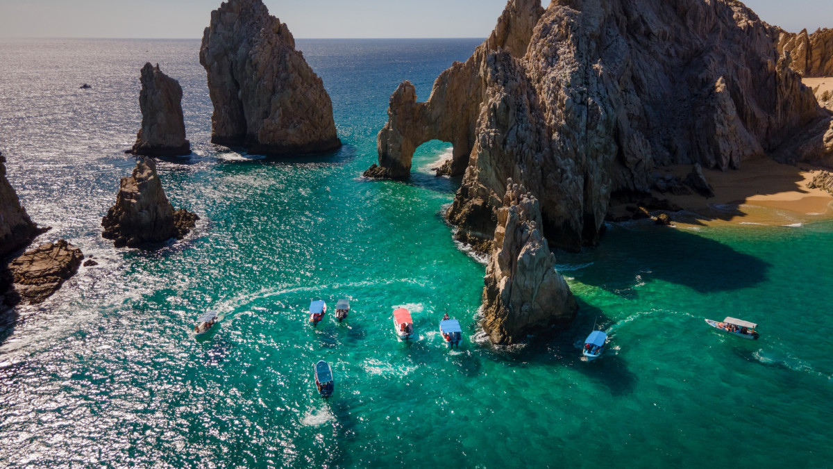 Surfer's tweet card. Where to eat, where to stay, and where to surf – according to the pro skimboarder, soft-top style master, and Cabo frequent flyer.