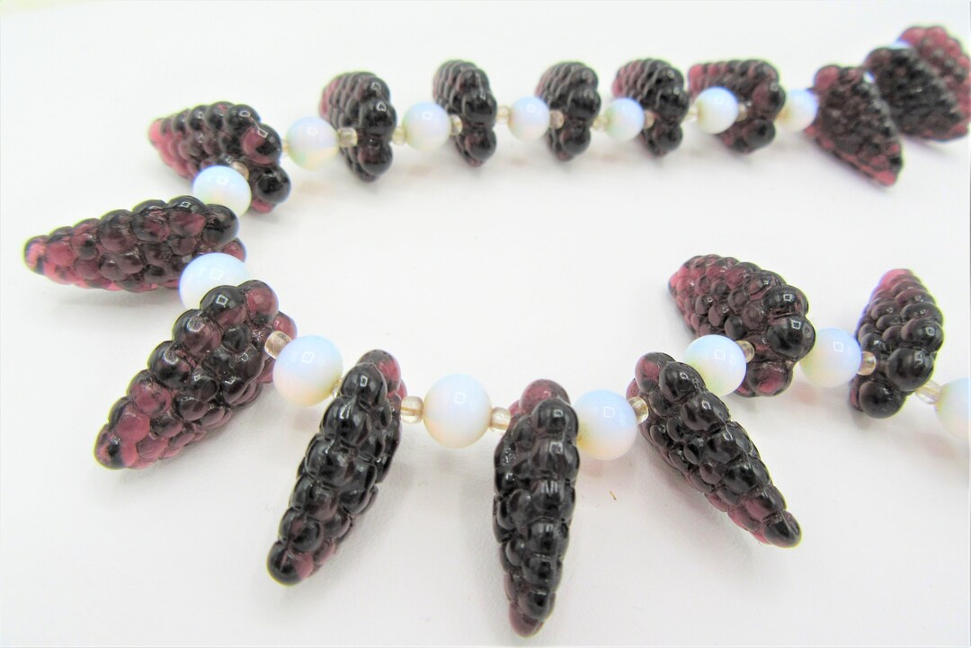 vintagobsession's tweet card. This Beaded Necklaces item is sold by VintagObsessions. Ships from Fallbrook, CA. Listed on Jul 26, 2025
