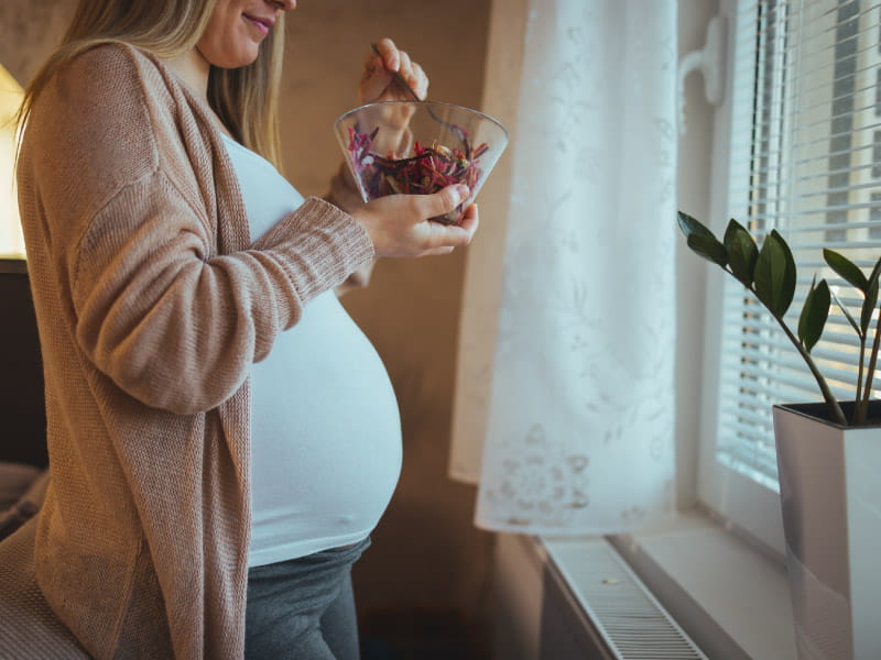 GoRedForWomen's tweet card. Women with higher levels of essential vitamins and minerals in their blood during pregnancy experienced lower risks for high blood pressure in middle age, new research shows.