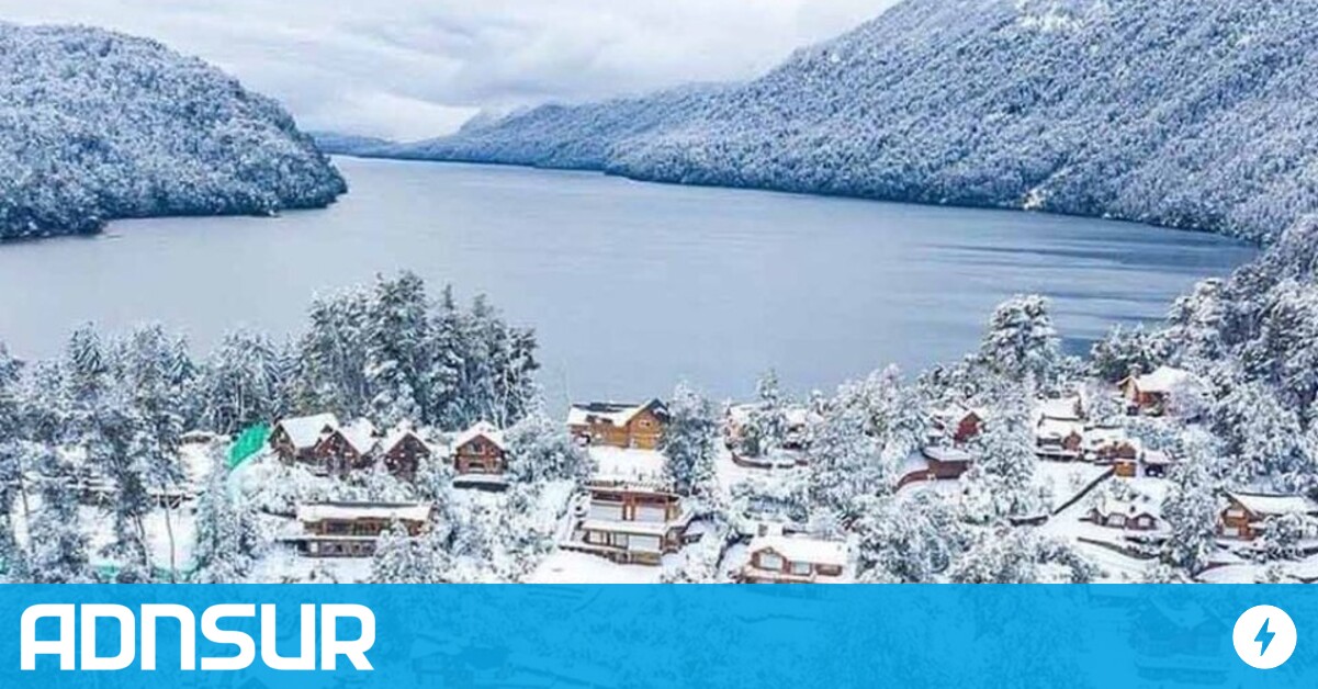 ADNsur's tweet card. Ramiro Fabián Fernández fue sentenciado a 4 años y 6 meses de prisión por vender terrenos de forma fraudulenta en la cordillera. Se lo responsabilizó por casi 40 hechos de estafa, con un perjuicio...