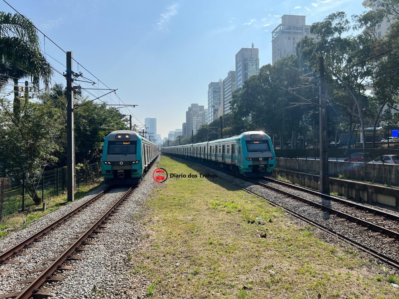 DiariodaCPTM's tweet card. A ViaMobilidade divulgou a programação dos serviços de manutenção agendados para este final de semana, dias 26 e 27 de julho.