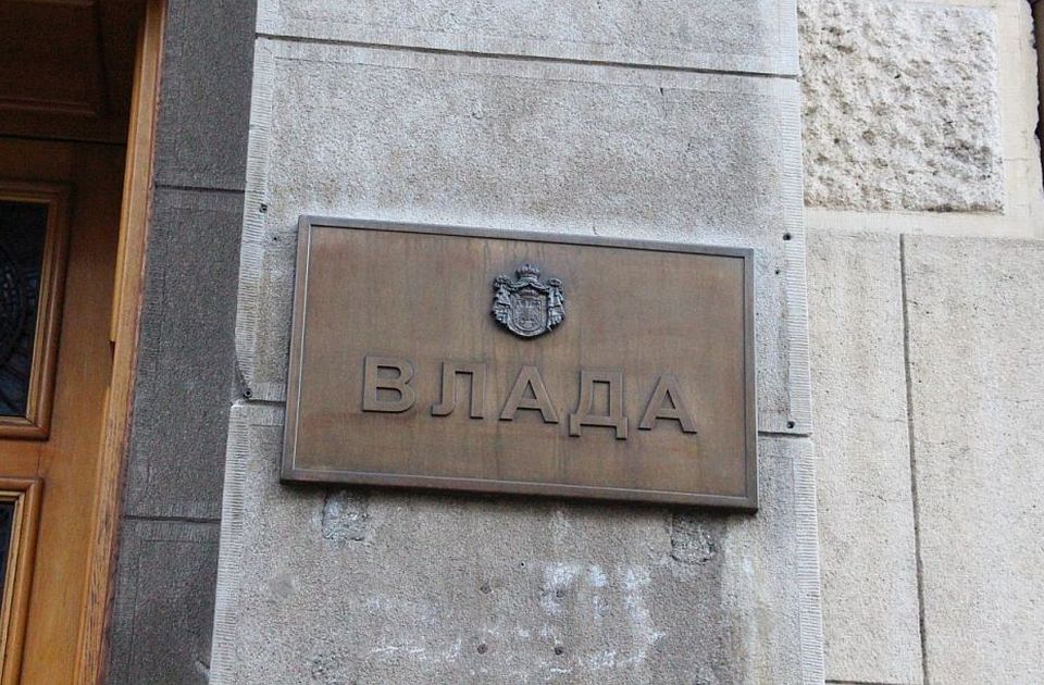 Radio021's tweet card. Nakon 100 dana rada, nova Vlada Srbije, predvođena premijerom Đurom Macutom zabeležila je određene ekonomske poteze - od rasta minimalca i plata u javnom sektoru, do nastavka investicija u infrastr...
