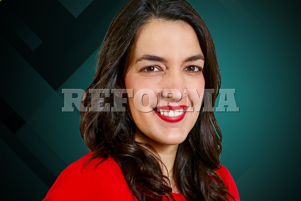 robertayque's tweet card. El departamento tiene tres recámaras, tres baños y medio, más de 200 metros cuadrados. Cuenta además con sala de televisión, vestidores, estancia con vista a un lago y acceso a una marina de yates....