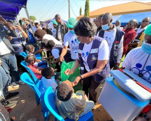 AngolaOms's tweet card. Lunda Norte, July 12, 2025 - A new round of the oral vaccination campaign against cholera was officially launched this Saturday in the municipality of Cafunfo, Lunda Norte province, an initiative of...