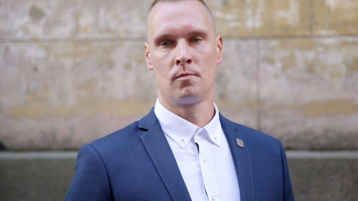 karlis_arajs's tweet card. Vurčs no apvienības "Suverēnā vara/Jaunlatvieši" ir ne vien otro reizi ievēlēts Olaines novada domē, bet arī kļuvis par domes priekšsēdētāja otro vietnieku.