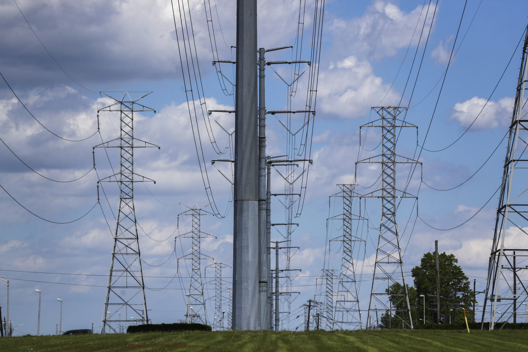 RuralOrganizing's tweet card. Regular energy consumers, not corporations, will bear increased costs of an AI boom fueling growth in data centers and power demand.