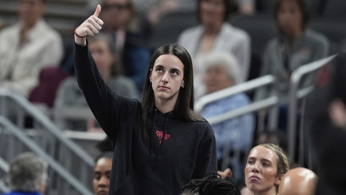tmj4's tweet card. Caitlin Clark's 2024 WNBA rookie card sold for $660,000, setting a new record for female athletes at auction, surpassing her previous record of $366,000.