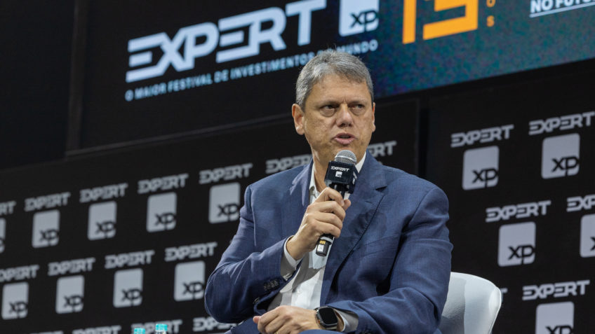 Poder360's tweet card. Governador diz que irá endurecer combate ao crime no Estado; ele critica o Judiciário: "Não adianta prender e a turma soltar". Leia no Poder360.