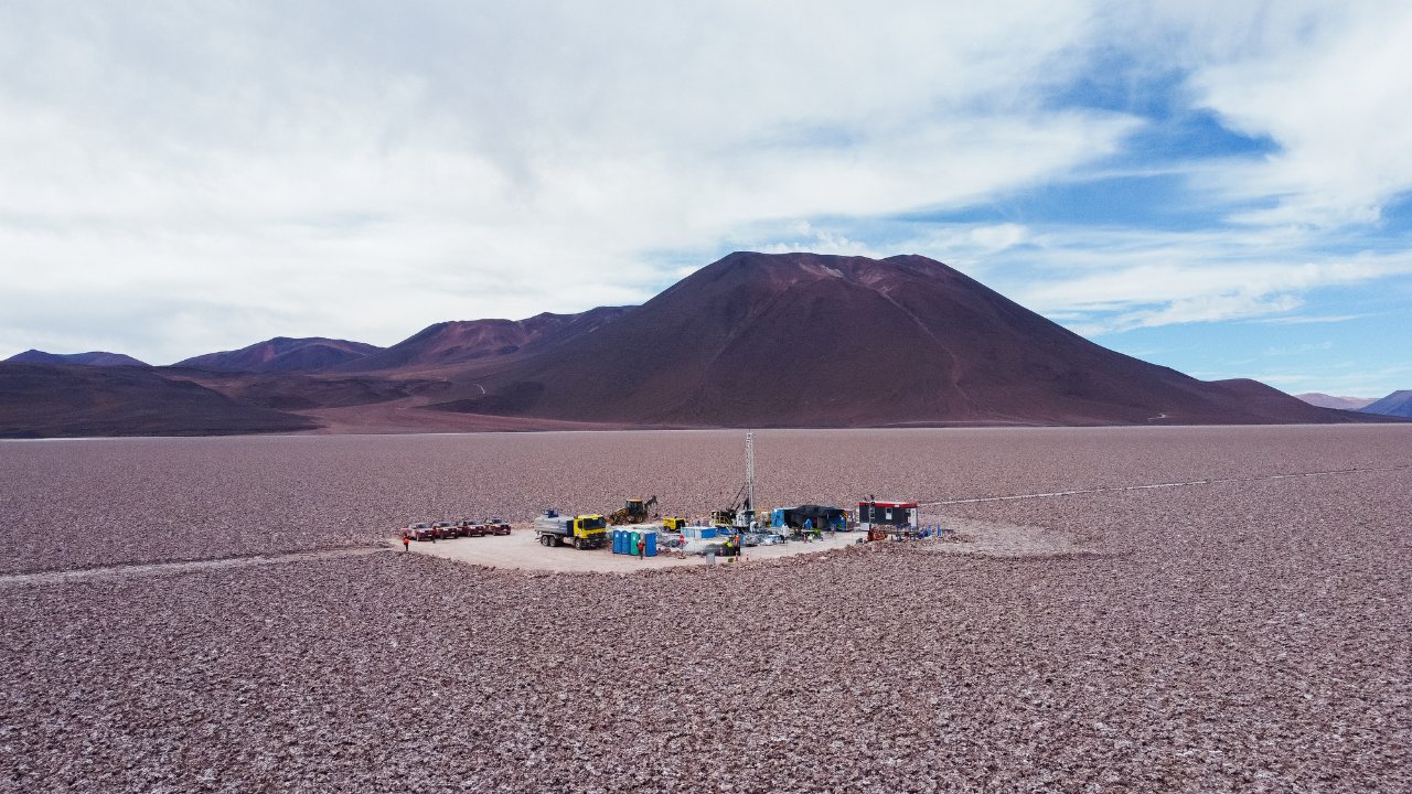 exantecl's tweet card. Rio Tinto Group se posicionó en 2024 en la cuarta posición con un 8% del presupuesto de inversión, con un total de US$794 millones.