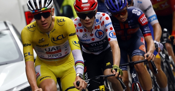 MarcosPereda2's tweet card. El ciclista esloveno ganará el domingo su cuarta Grande Boucle y se colocará en el segundo escalón del Olimpo del ciclismo. Pogacar culminará así otra temporada histórica