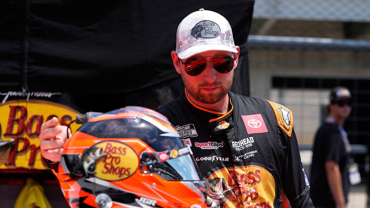 ADChernoff's tweet card. The Brickyard 400 will begin just after 2 p.m. EDT on Sunday at Indianapolis Motor Speedway.