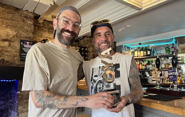 oxinaboxnew's tweet card. We are sat chatting in the welcoming bar at The Thee Horseshoes in Witney, Tommy Higgs and Mike Dove reliving the extraordinary accolade they received We are sat chatting in the welcoming bar at The...
