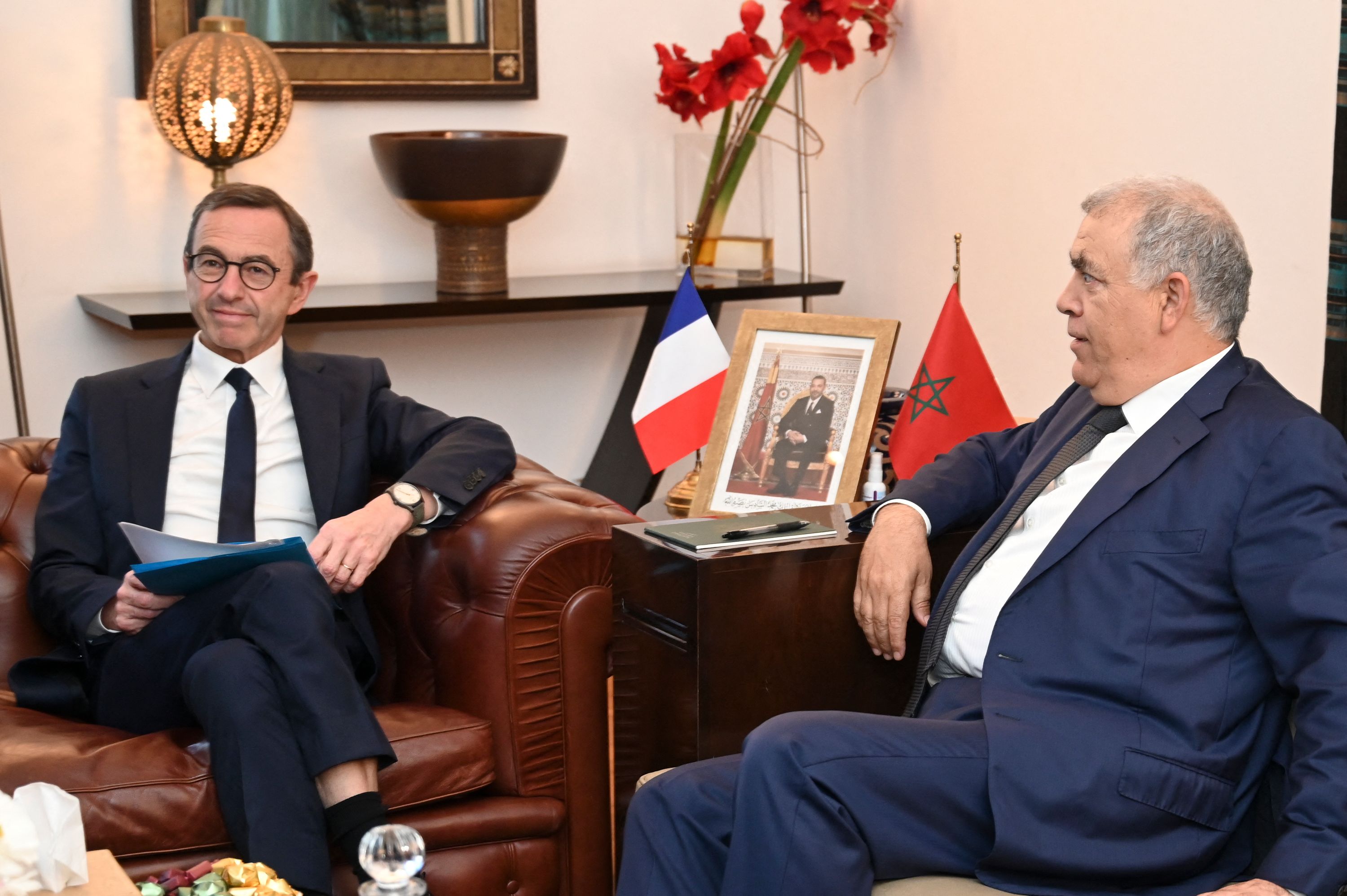 EmericSalmon's tweet card. EXCLUSIF. Après l’expulsion la semaine dernière d’un Tunisien poursuivi pour terrorisme, un Marocain condamné à cinq ans de prison pour association de malfaiteurs en vue de préparer un acte terrori...