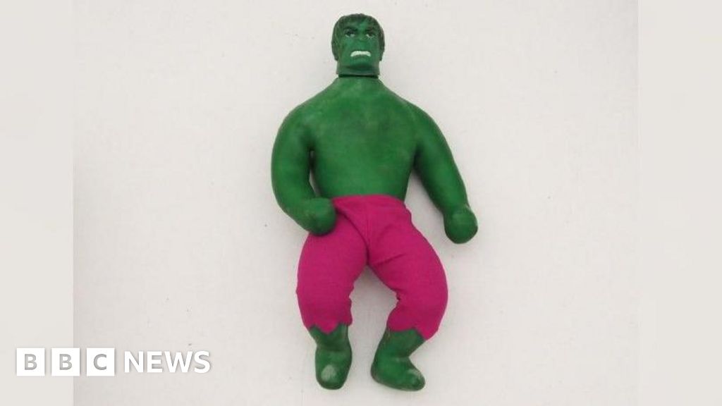 BBC3CR's tweet card. The figure is one of only 30 examples of the original from 1979 known to still exist.