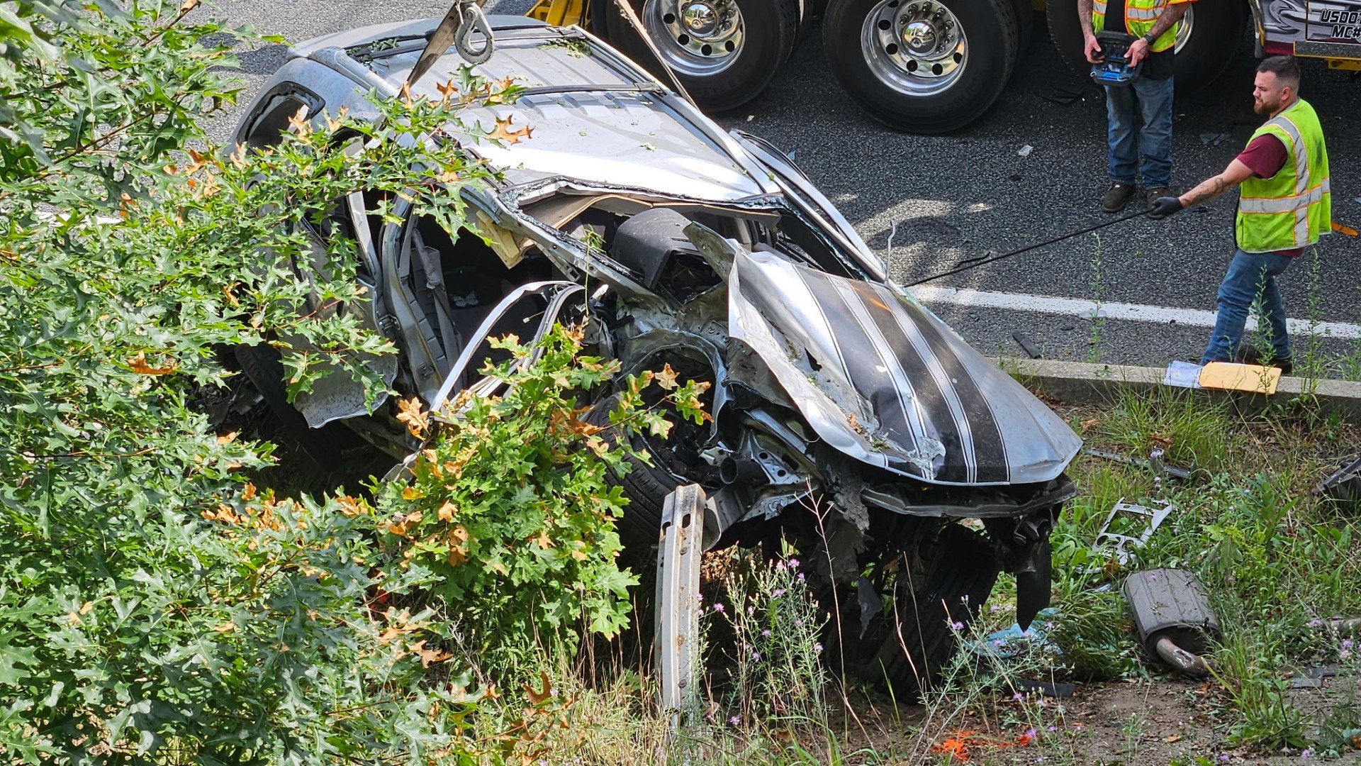 ABC6's tweet card. A crash in Dartmouth on July 26, 2025 left two people with life-threatening injuries. (WLNE)DARTMOUTH, Mass. (WLNE) — Massachusetts State Police said a crash in Interstate 195 in Dartmouth left two...