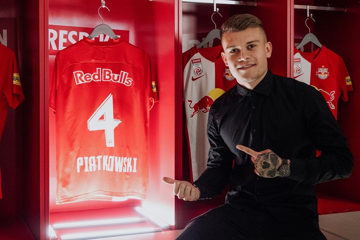 SportowyNet's tweet card. Wkrótce możemy oglądać dwóch nowych Polaków w Serie A. Kamil Piątkowski jest na wylocie z RB Salzburg, a zainteresowanie jest nim całkiem spore.