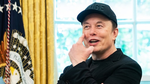 Pera19711's tweet card. Techmiljardair Elon Musk heeft op X de oprichting van een nieuwe politieke partij in de Verenigde Staten aangekondigd: the America Party. Ongeveer tweederde van zijn volgers stemde 'voor' een nieuwe...
