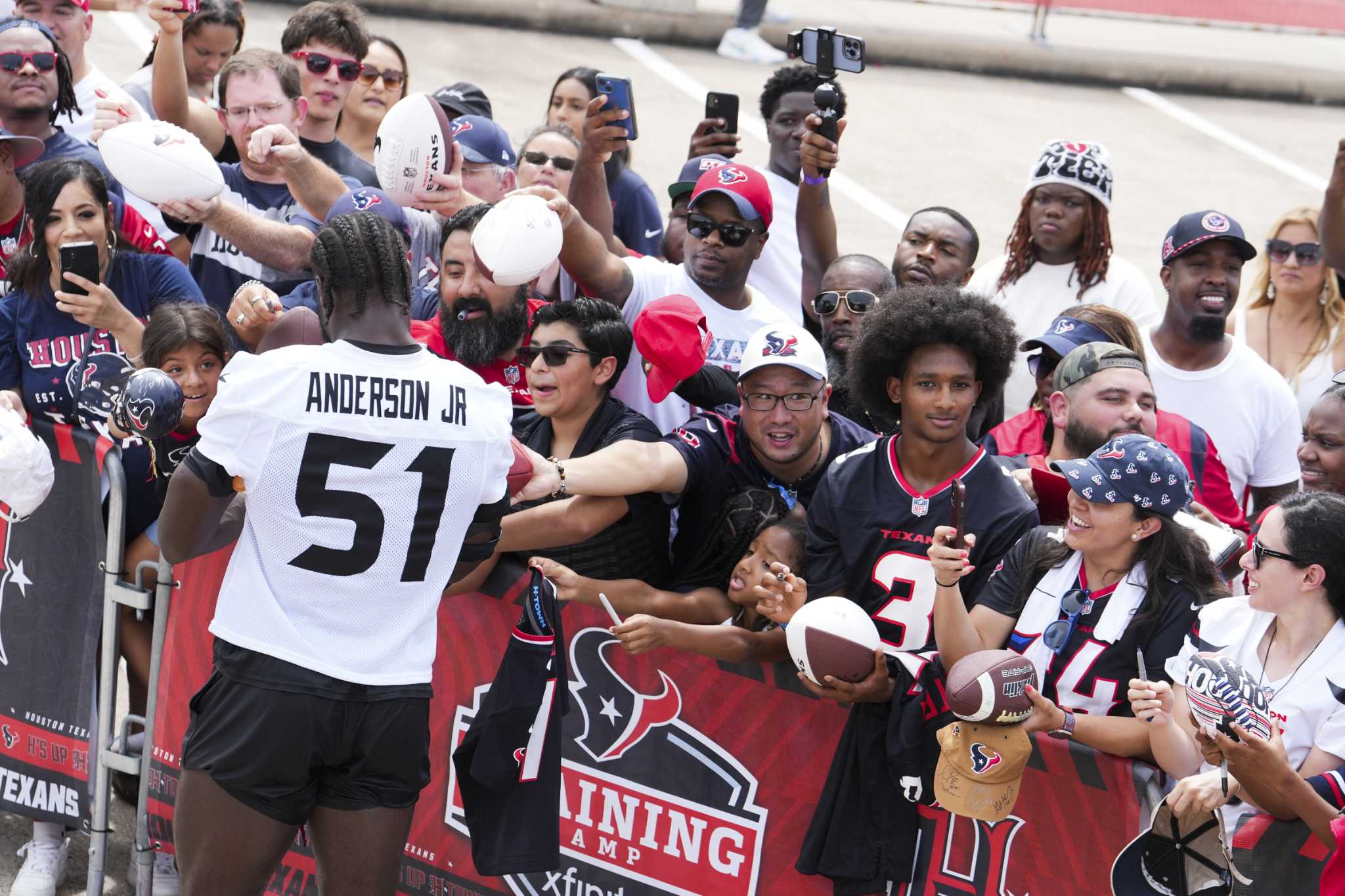 ChronSports's tweet card. It was another day for the defense to shine in Houston Texans training camp with three interceptions and lots of havoc from pass rush.