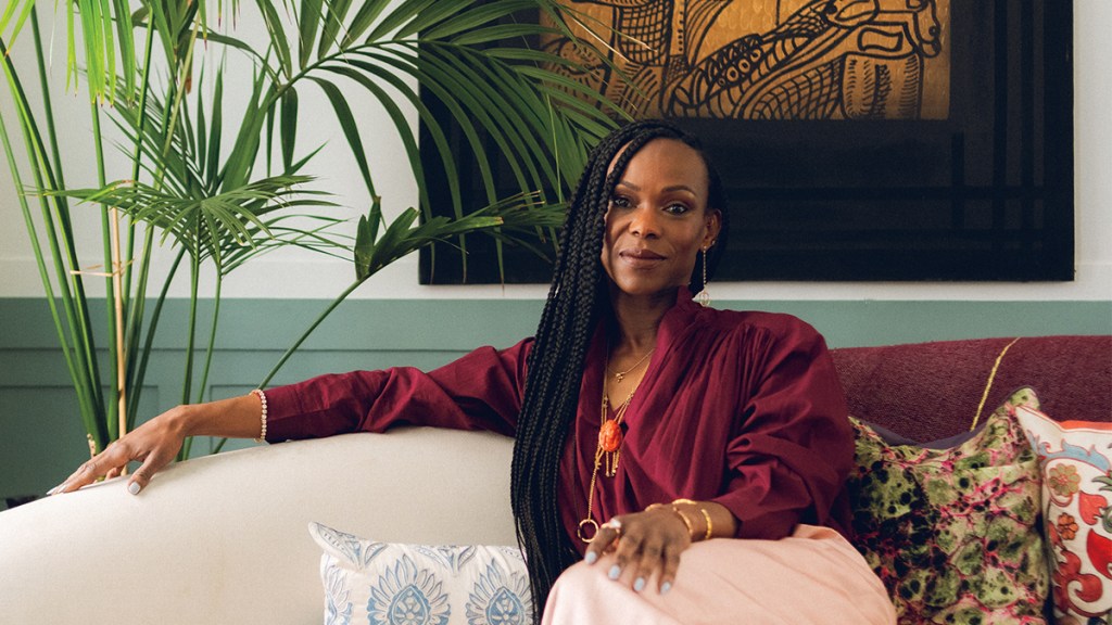 RobbReport's tweet card. Thelma West, jeweler to the stars, recently opened Casina Cinquepozzi on a 40-acre estate in Puglia. We learn how she gets it all done.