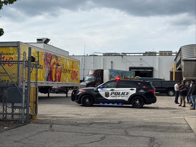News_8's tweet card. WATCH: Full press conference in media player at the bottom of this article ROCHESTER, N.Y. (WROC) — A man in his 20s has died after a shooting that occurred on Saturday evening at the Wegmans Wareh…
