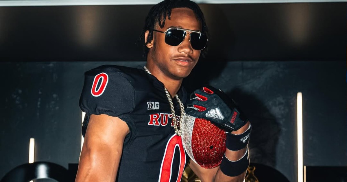 AlecCr12's tweet card. Rutgers Football's top 2026 commit, Top 100 EDGE Wydeek Collier, will reclassify to the 2025 class and join the program immediately.