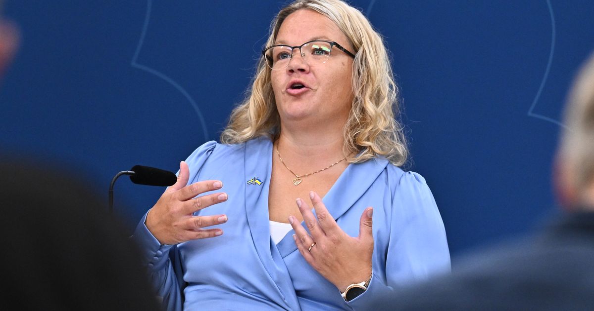 ceciliaronn's tweet card. DEBATT. Sverigedemokraternas argument om att kronan ger oss ekonomisk självständighet är föråldrat. Vår frihet avgörs av vår förmåga att påverka och agera tillsammans med andra, skriver liberaler i...