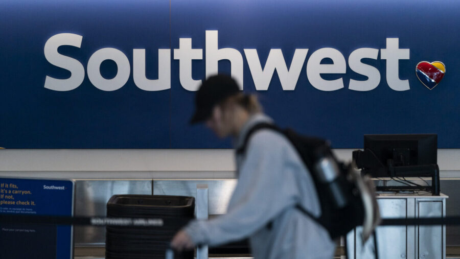KSL5TV's tweet card. Passengers aboard a Southwest Airline jet that took a dramatic plunge to avoid an oncoming aircraft were told by the pilot that they nearly struck another plane before landing safely in Las Vegas.