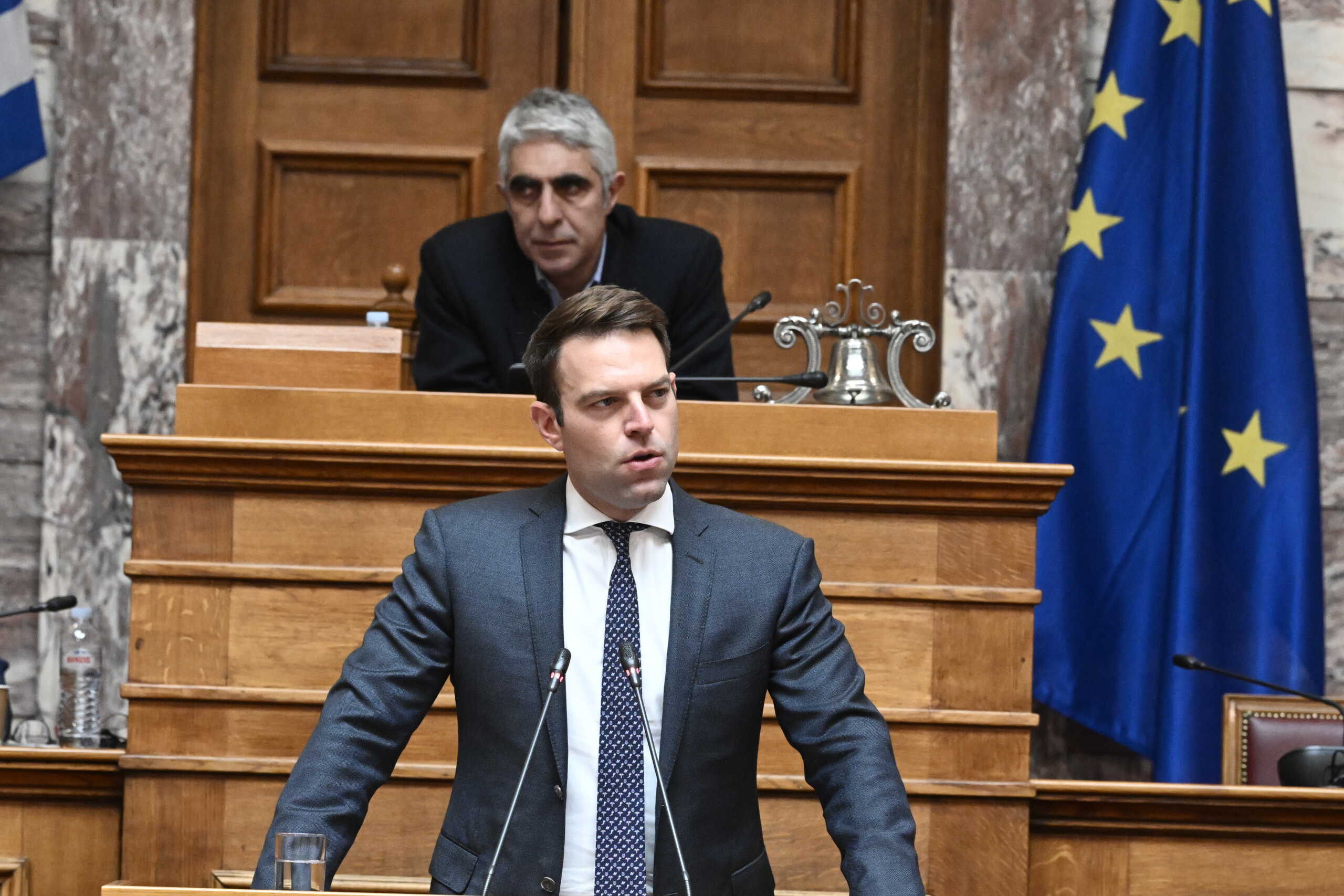 d_davazoglou's tweet card. ΣΥΡΙΖΑ: Ο Στέφανος Κασσελάκης απέλυσε και τον Γιώργο Τσίπρα