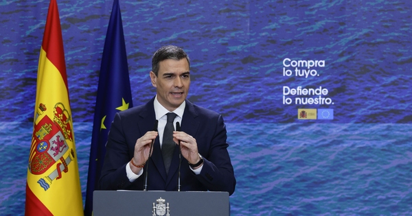 FSerranoCastro's tweet card. La oficialidad del catalán, euskera y gallego en la Unión Europea lleva al Gobierno a elevar el tono contra los que todavía se oponen y a empezar a criticar una “discriminación”