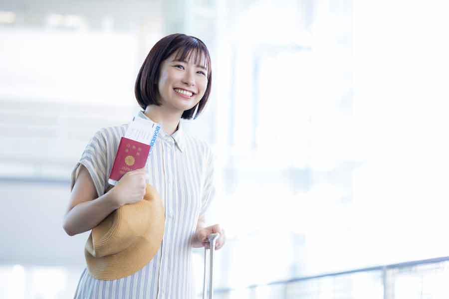 Hint_Pot's tweet card. 夏休みシーズンを迎え、海外旅行の計画を立てている方も多いのではないでしょうか。日本のパスポートが、どれだけ世界的に信頼度が高いかを知れば、旅の楽しみも広がります。世界最強ともいわれる日本のパスポートですが、実際のところはどうなのでしょうか。最新のランキングを見てみましょう。