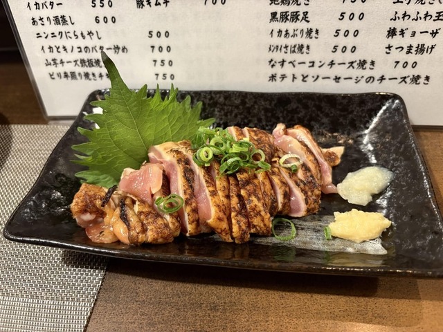 all_nations2's tweet card. スレッド「九州の生の鶏肉の刺し身を見てくれ」より。引用：Reddit(海外の反応)1スレ主九州の生の鶏肉の刺し身を見てくれ2万国アノニマスさんこれはノーサンキューだ食感も酷そう3万国アノニマスさん 日本食は大好きだけどこれは本当に気色悪い