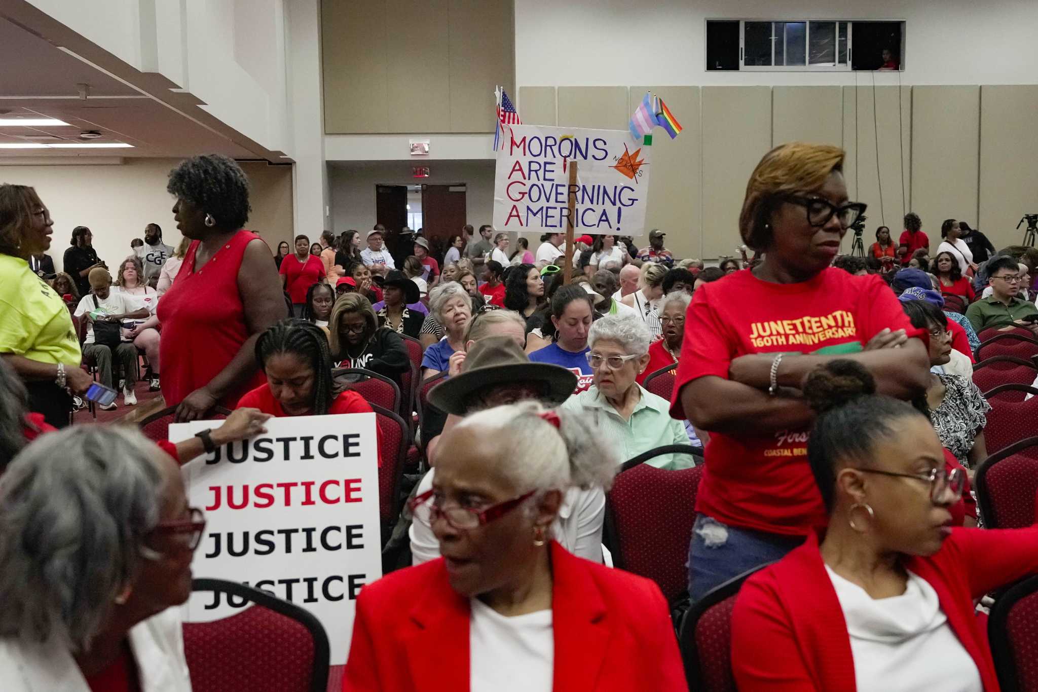 RodneyEllis's tweet card. U.S. Democratic Reps. Sylvia Garcia, Lizzie Fletcher, Al Green and Jasmine Crockett were among the politicians who spoke against redistricting at a rally before the hearing.
