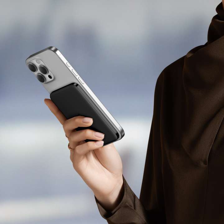andgp_official's tweet card. 「Anker Nano Power Bank（5000mAh, MagGo, Slim）」は本体厚は8.6mm・重量122gと、ワイヤレス充電に対応したモデルとしてはブランド史上最薄となるスリムサイズを実現したコンパクトなモバイルバッテリー。毎日の持ち歩きに最適です。