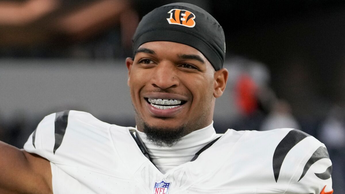 GeoffLambert77's tweet card. Fantasy Football Redraft Rankings for 1QB and SuperFlex Leagues. GoingFor2 consensus rankings for 2025, with top players Ja'Marr Chase & Bijan Robinson.