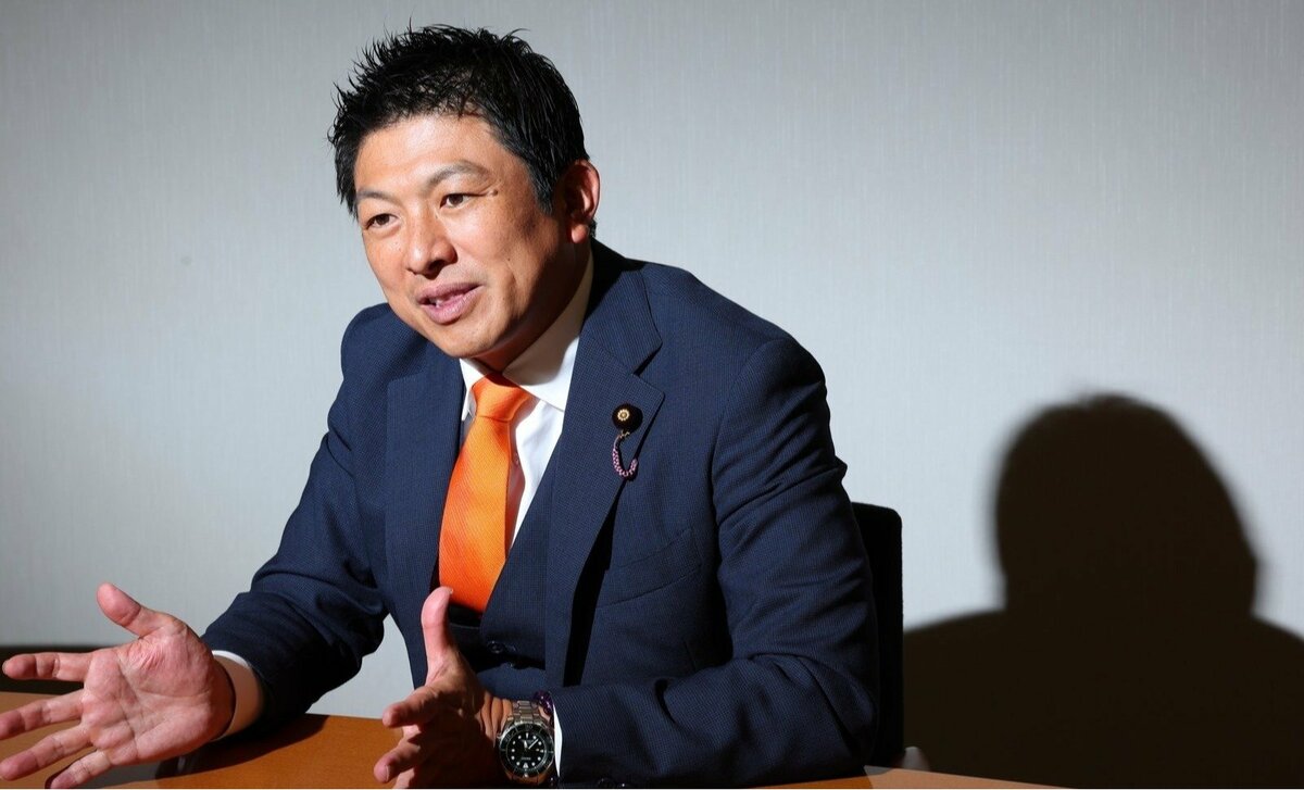 blochbenjamin's tweet card. 「日本人ファースト」を掲げて参院選を戦った参政党は15議席を獲得した。「日本人ファースト」とは、「日本人でないものは後回し」という意識を内包するものであり、差別や排外主義をあおり、社会の中に深刻な…