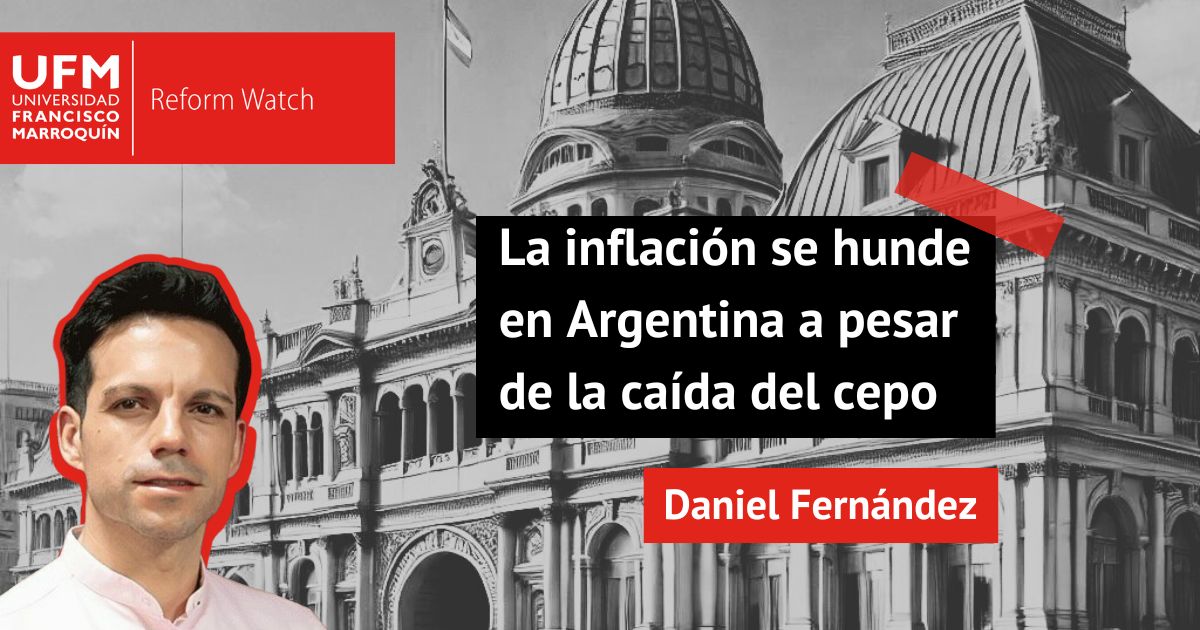 UFMReformWatch's tweet card. La inflación de Argentina se hunde después del levantamiento del cepo. La inflación está cayendo con más fuerza de la esperada por nadie. El éxito en el control de la inflación ha sido casi total. El...