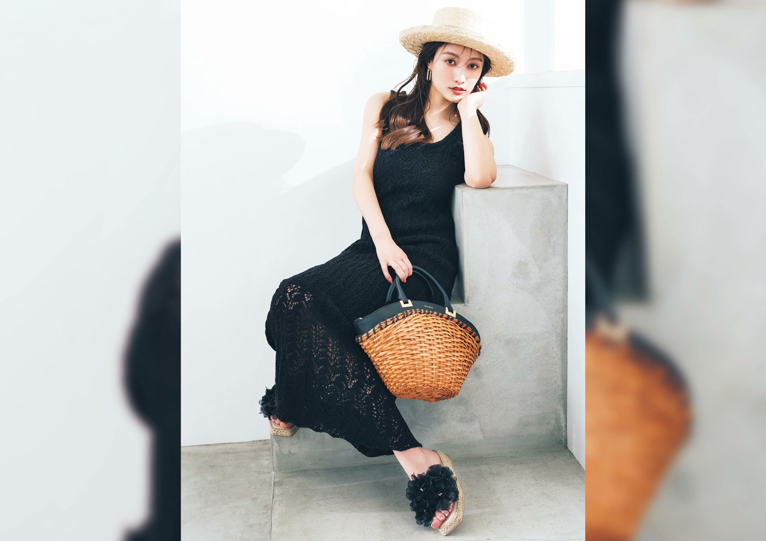 andGIRL_jp's tweet card. 着こなしがシンプルになる季節、〝おしゃれの決め手は素足を彩るサンダル〟といっても過言じゃありません。今年らしいニュアンスを取り入れた足元で、気分も着こなしも一気にリフレッシュに。装いを洗練へ導く最愛の1足を見つけて、心弾む夏を迎えましょう。