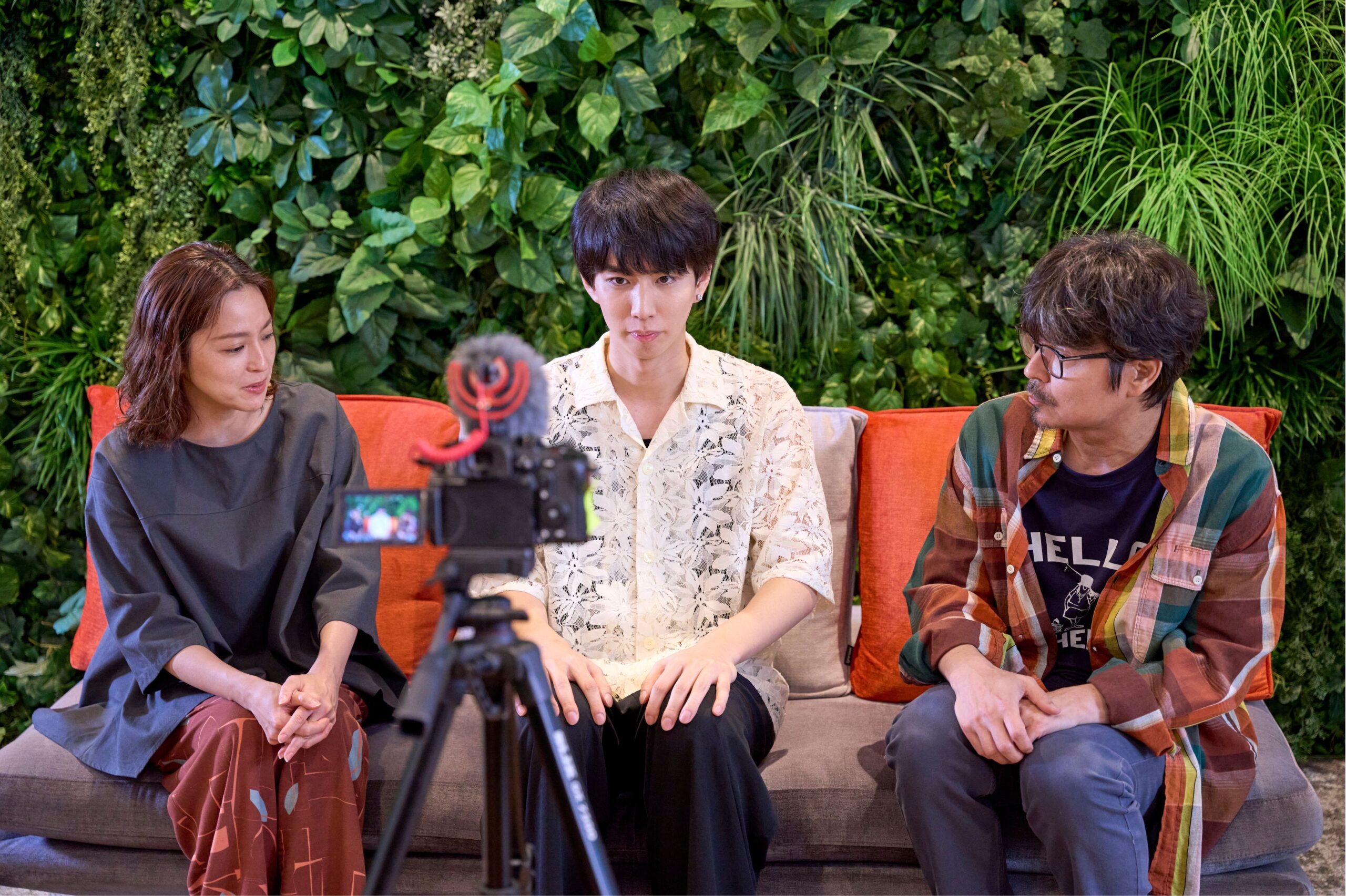 abc_mgzn's tweet card. チャンネル登録者数 1620万人超のYouTuberはじめしゃちょーが本人役で出演！ 27日放送のドラマ『こんばんは、朝山家です。』第3話 | 中村アンと小澤征悦のW主演で放送する7月クールドラマ『こんばんは、朝山家です。』(毎週日曜よる10時15分～の全国ネット枠)。脚本・監督を手掛ける足立紳が自身の
