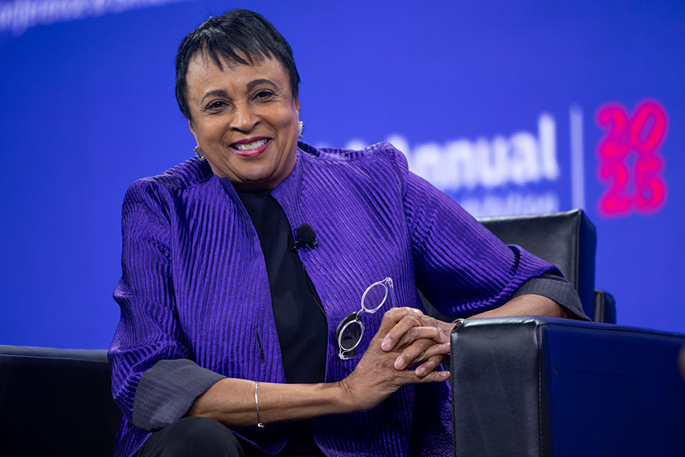 amlibraries's tweet card. The former Librarian of Congress talked with author Kwame Alexander at ALA's Annual Conference and Exhibition in Philadelphia on June 28.