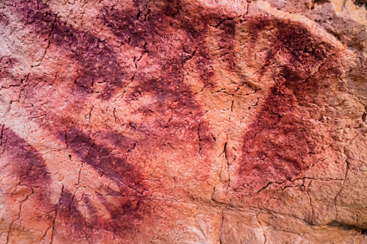 DiscoverMag's tweet card. Learn more about what life was like for Paleolithic peoples, especially children and adolescences of thousands of years ago.